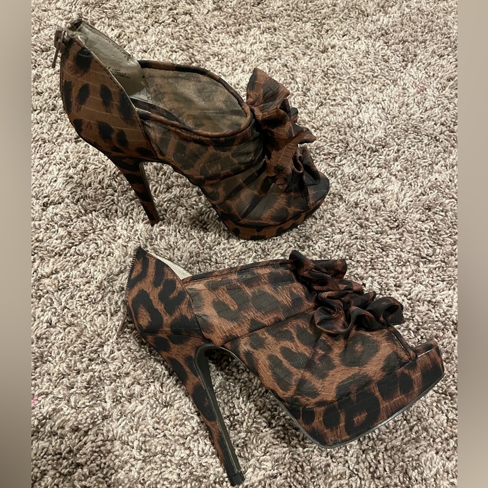 Chinese laundry leopard stilettos